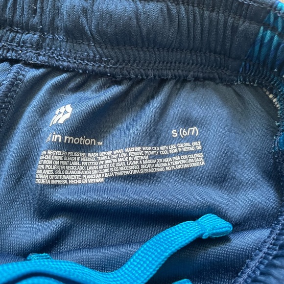 Boys athletic shorts size 6/7 - Picture 2 of 3